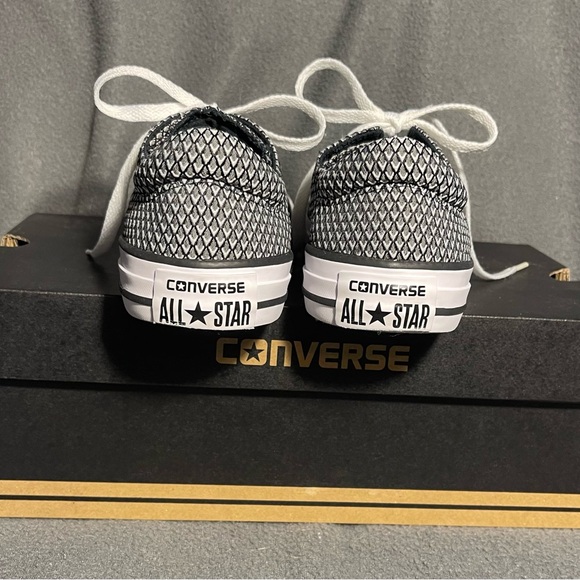 Women’s Converse All Star.  Size 7 - Picture 4 of 6